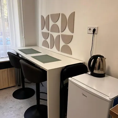 Manda's Flat מישקולץ