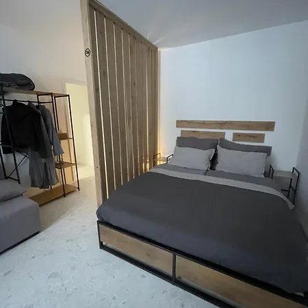 Manda's Flat Free Parking Appartamento Miskolc