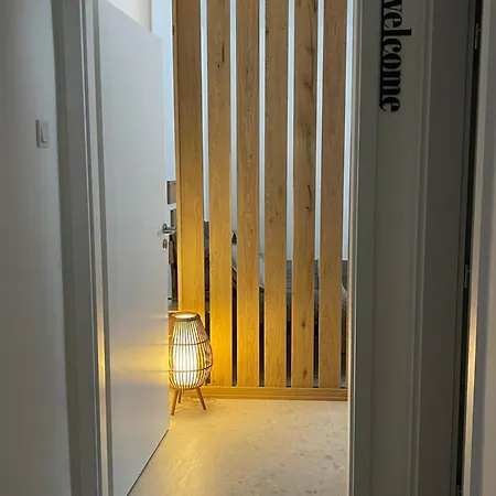 Manda's Flat Free Parking Miskolc