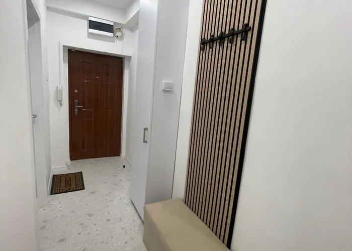 Manda's Flat Free Parking Miskolc