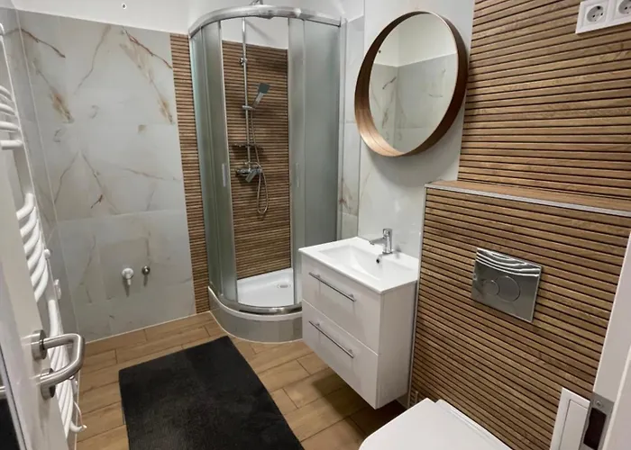 Manda's Flat Free Parking * Miskolc
